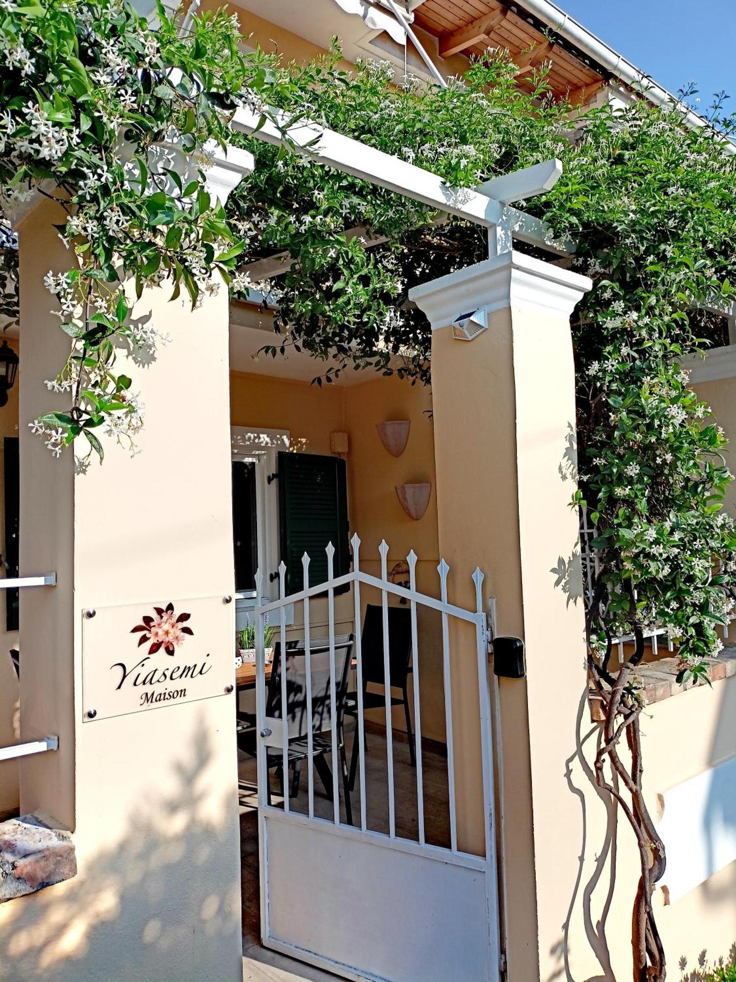 Yiasemi Maison
